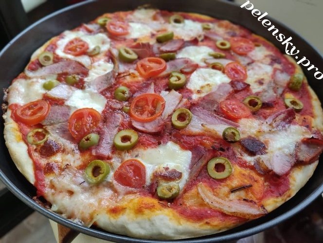 Рецепт смачної піци з Італійським тістом з смачним соусом.