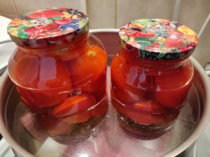 Рецепт маринованих помідорів