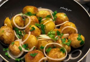 Молода картопля варена і смажена