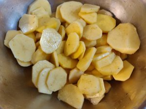Картопля з фаршем в духовці