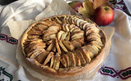 Французький яблучний пиріг.