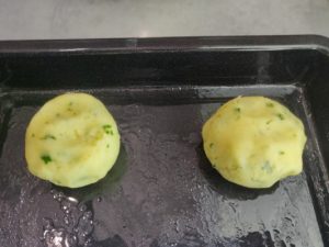 Картопляні гнізда з фаршем в духовці