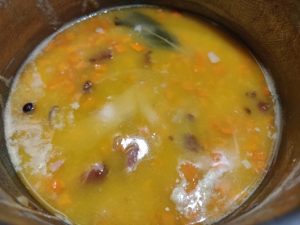 Гороховий суп з ребрами