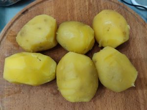 Картопля з м'ясом у духовці - картопля