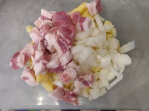 М'ясо з картоплею у банці