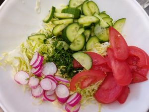 інгредієети - Салат з молодої свіжої капусти