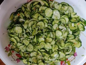 Салат з огірків "12 овочів"