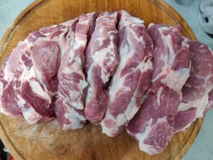 М'ясо запечене в духовці у фользі