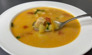 Вершковий суп з курячим м'ясом