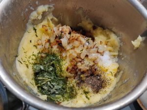 Cмажені пиріжки з картоплею на сковороді - начинка